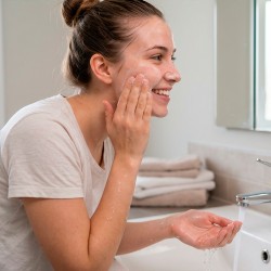 Jabón natural de avena y coco  para una suave exfoliación facial