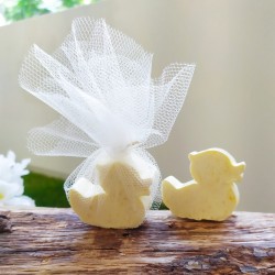 Jabón aromático en forma de pato, envuelto en tul