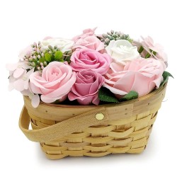 flores de jabón rosas en cesta para regalo