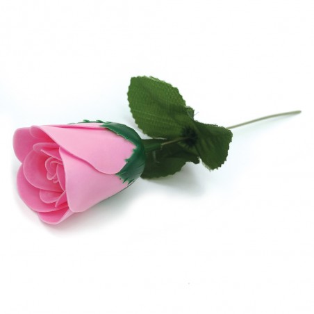 rosa de jabón con petalos rosas
