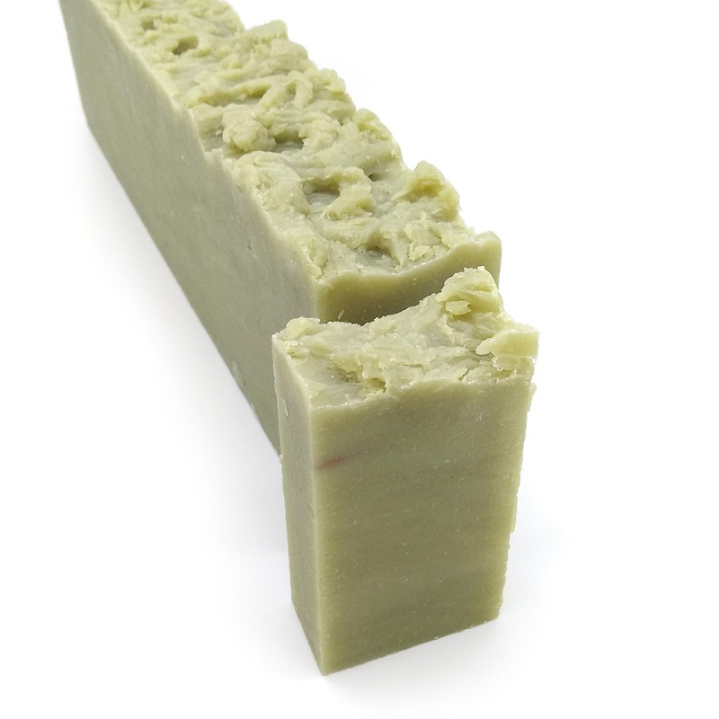 Jabón natural elaborado con aceite de laurel