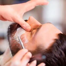 Jabón especial para el afeitado, ayuda a un rasurado más suave